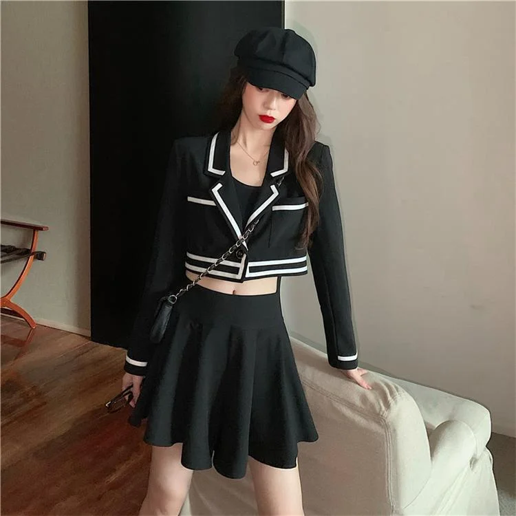 Women's Sweet Turn-down Collar Contrast Color Short Coats