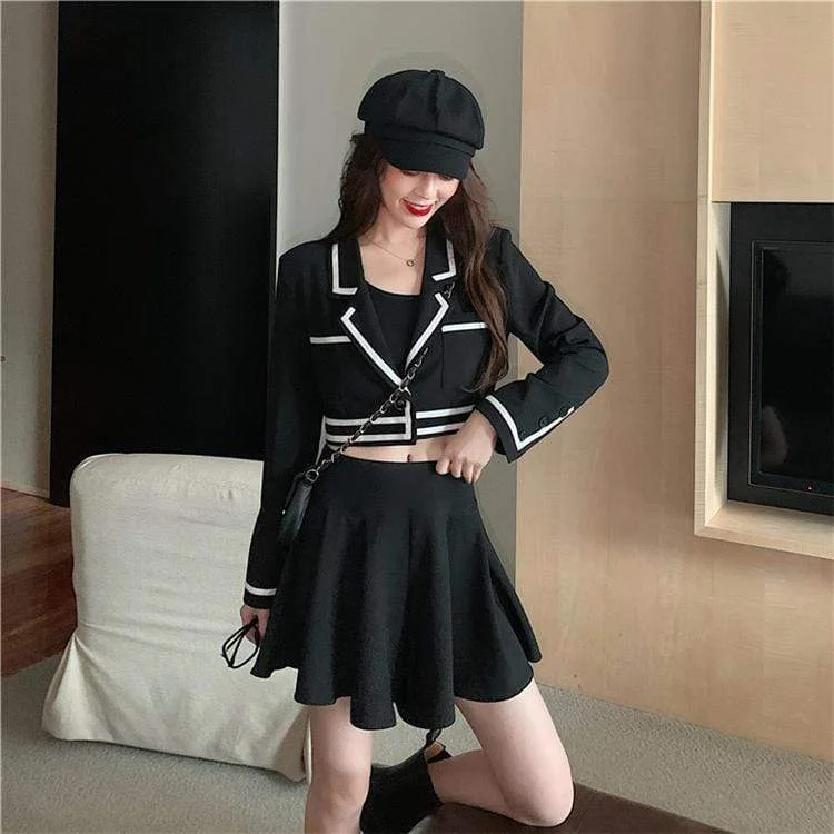 Women's Sweet Turn-down Collar Contrast Color Short Coats